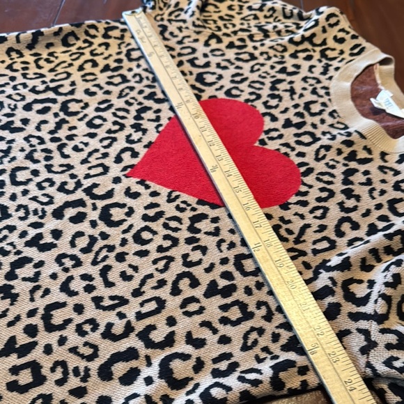 Leopard print sweater featuring a red heart 
Plus size XXXL/22 - Picture 2 of 6